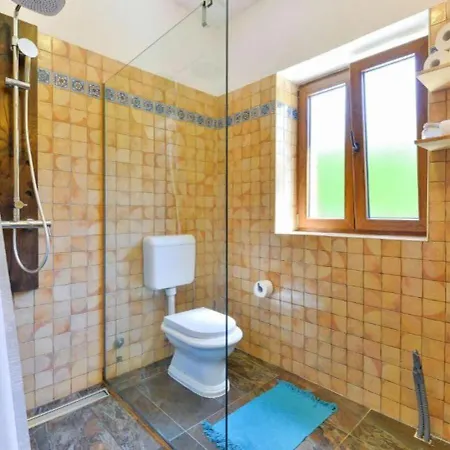Sole In Istria For 10 People With 4 Beedrooms And Private Pool