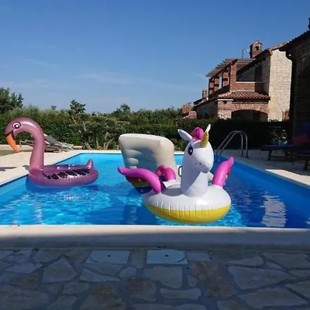 Sole In Istria For 10 People With 4 Beedrooms And Private Pool Villa *