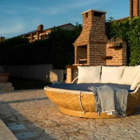 Sole In Istria For 10 People With 4 Beedrooms And Private Pool Villa