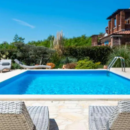 Sole In Istria For 10 People With 4 Beedrooms And Private Pool Villa *