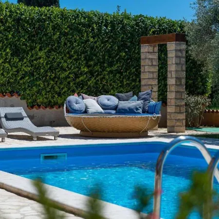 Sole In Istria For 10 People With 4 Beedrooms And Private Pool Butkovići