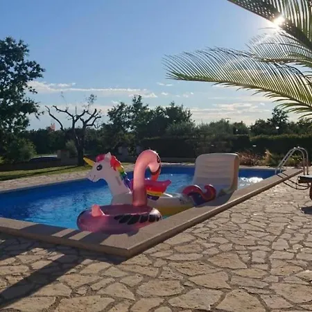 Villa Sole In Istria For 10 People With 4 Beedrooms And Private Pool *