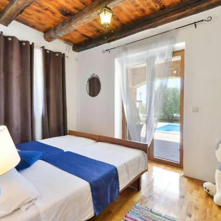 Sole In Istria For 10 People With 4 Beedrooms And Private Pool *