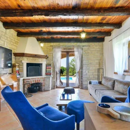 Sole In Istria For 10 People With 4 Beedrooms And Private Pool Villa *