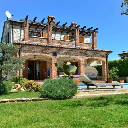 Villa Sole In Istria For 10 People With 4 Beedrooms And Private Pool