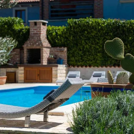 Sole In Istria For 10 People With 4 Beedrooms And Private Pool Villa Butkovići